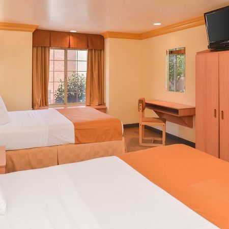 H3 Inn & Suites - Lax Airport - Los Angeles Інґлвуд Екстер'єр фото
