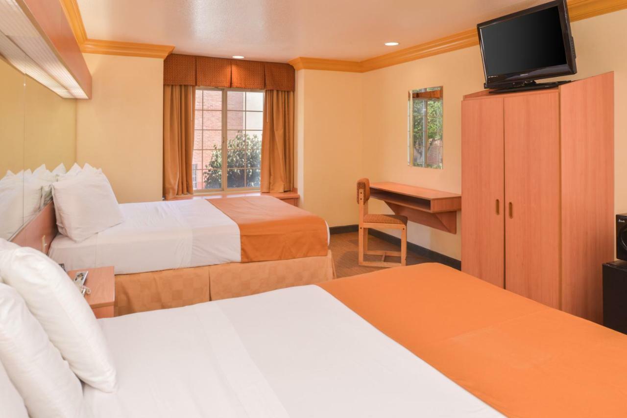 H3 Inn & Suites - Lax Airport - Los Angeles Інґлвуд Екстер'єр фото