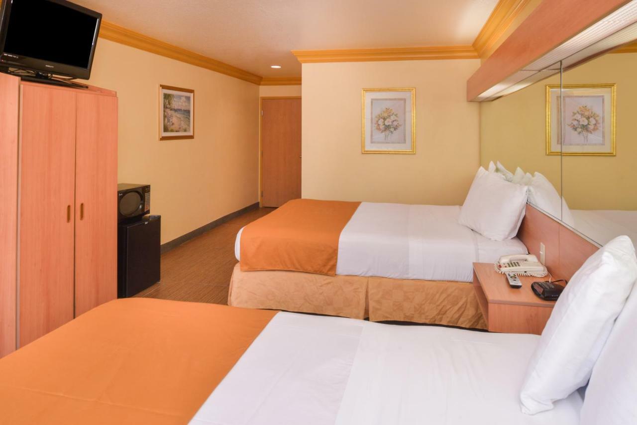 H3 Inn & Suites - Lax Airport - Los Angeles Інґлвуд Екстер'єр фото