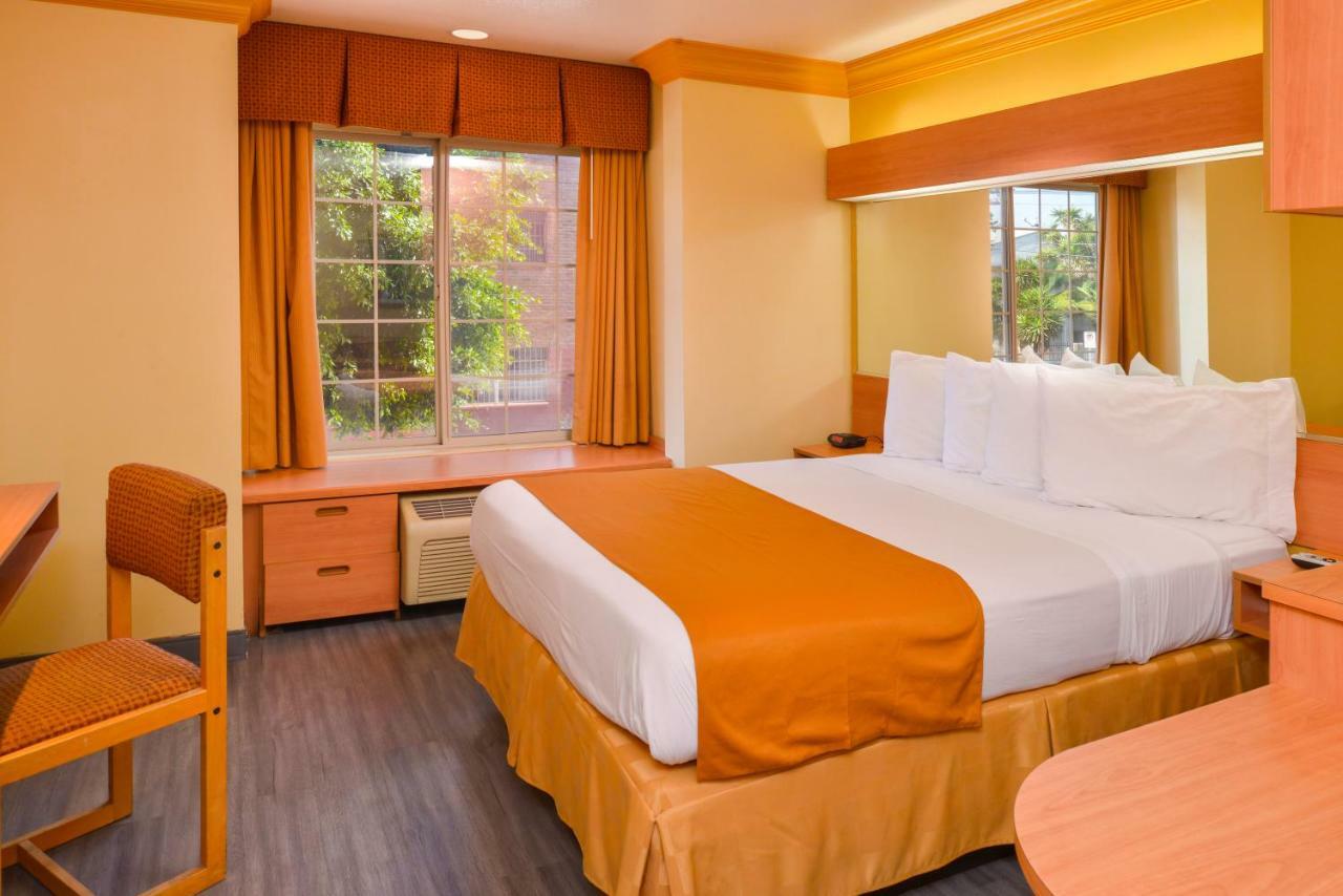 H3 Inn & Suites - Lax Airport - Los Angeles Інґлвуд Екстер'єр фото